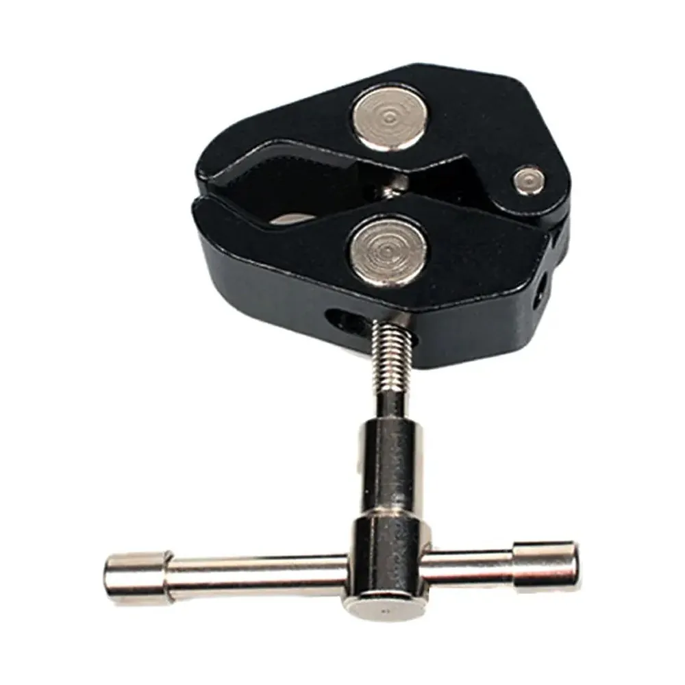 Super clamp seen from below with T-handle