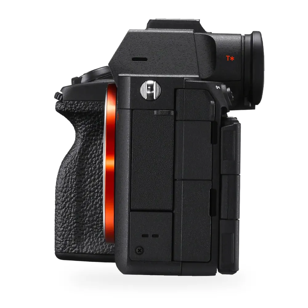 Sony Alpha 7R V body, product photo 3 of 7