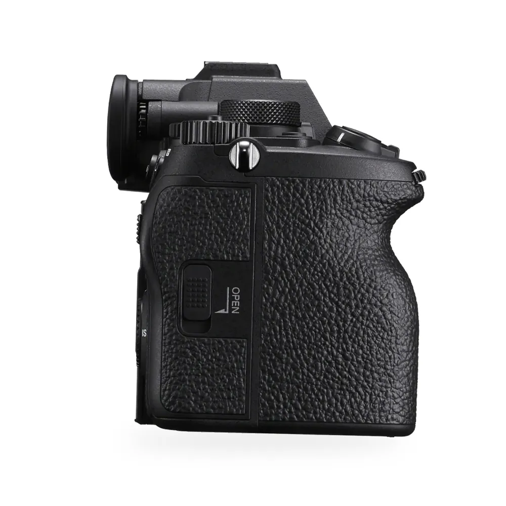 Sony Alpha 7R V body, product photo 4 of 7