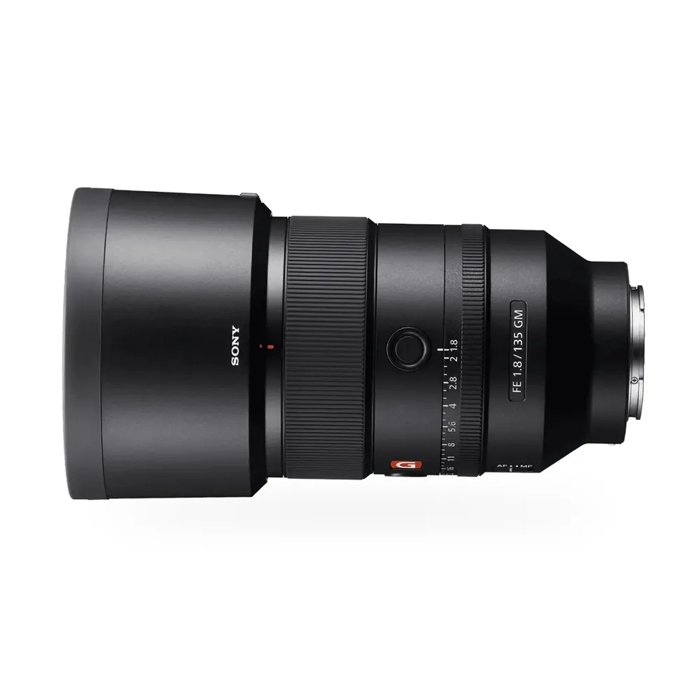 Sony FE 135mm F1.8 GM, product photo 2 of 8
